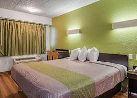 Days Inn by Wyndham Cincinnati I-71 4