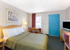 POCONO NIGHT LODGE 2
