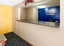 Rodeway Inn & Suites Austin I-90 3