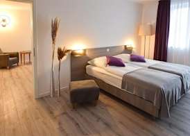 PRIMA Inn HOTEL & HOF NEURUPPIN - digitales & rezeptionsloses Motel 4