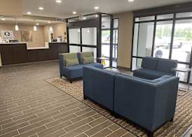 Quality Inn & Suites Spring Lake - Fayetteville near Fort Bragg 4
