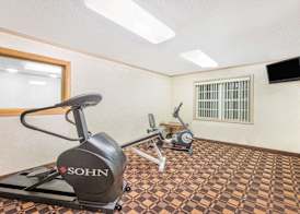 Super 8 By Wyndham Maumee Perrysburg Toledo Area 2
