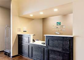 Quality Inn & Suites Near Tanger Outlet Mall 2
