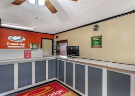 ECONO LODGE 2
