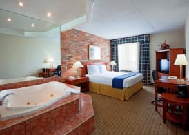 Holiday Inn Express Toronto East - Scarborough By IHG 5