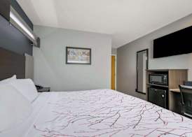 SureStay Plus Hotel by Best Western Sevierville 5