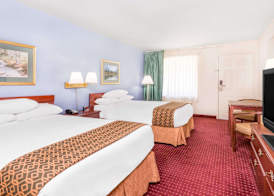 Days Inn by Wyndham Lavonia 5