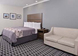 Crystal Inn & Suites IAH Humble 5
