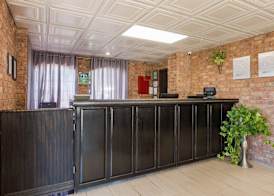 Rodeway Inn Branson, Brick House 5
