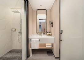 Holiday Inn Qidong Lvsi Port 4