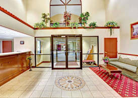 Days Inn & Suites by Wyndham Louisville SW 2