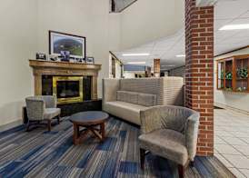 Quality Inn & Suites Altoona 2