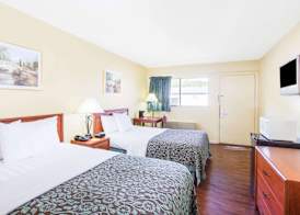 Days Inn by Wyndham Athens 5