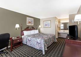 Days Inn by Wyndham Lenoir City 2