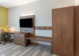 Holiday Inn Express & Suites SPRINGFIELD NORTH by IHG 5