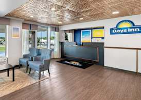 Days Inn by Wyndham Seneca-Clemson 4