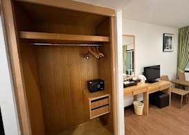 Zephyr Grand Hotel 3