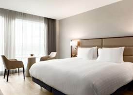 AC Hotel by Marriott Belfast 5