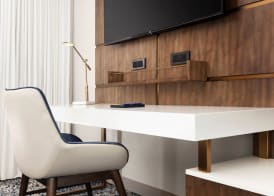 Delta Hotels by MarriottTM Virginia Beach Waterfront Suites 3
