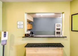 WoodSpring Suites Houston Baytown 4