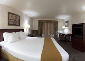 Holiday Inn Express & Suites FORT ATKINSON by IHG 5