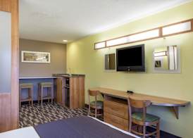 Microtel Inn & Suites by Wyndham Johnstown 4