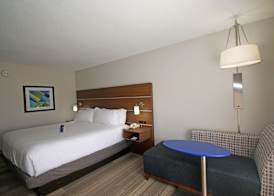 Holiday Inn Express & Suites GREENSBORO-EAST by IHG 5