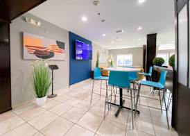 Microtel Inn & Suites by Wyndham Columbia 5