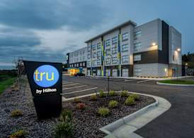 Tru By Hilton Radford 2