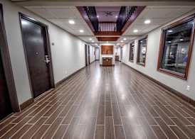 Days Inn & Suites by Wyndham Wisconsin Dells 2