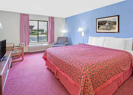 Days Inn by Wyndham Madison NE/Windsor 3