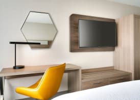 Holiday Inn Express & Suites CHEYENNE by IHG 3
