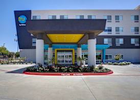 Tru By Hilton Grand Prairie 3