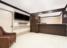 Econo Lodge Inn & Suites Florida City 2