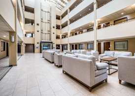 Quality Suites Lansing West 3