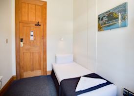 The Cambridge Hotel & Backpackers 5