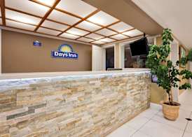 Days Inn by Wyndham Lakewood South Tacoma 3