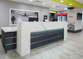 Hampton Inn & Suites Irvine/Orange County Airport 4