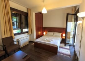 Apartments Kuce Lekovica Beach & snack bar- Bistro 5