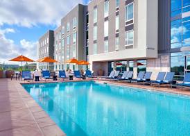 Hampton Inn & Suites Anaheim Resort Convention Center 3
