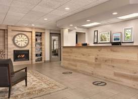 Country Inn & Suites by Radisson, Port Clinton, OH 3