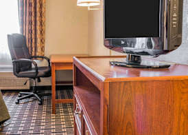 Quality Inn Grand Rapids North 2