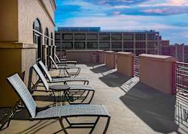 Hampton Inn & Suites Kansas City-Country Club Plaza 2