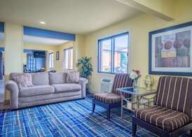 Days Inn & Suites by Wyndham Waterloo 3