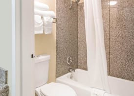 QUALITY INN & CONFERENCE CENTER 4