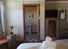 Autumn Breeze Manor Guest House 5