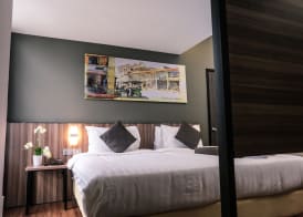 Days Hotel & Suites by Wyndham KL - Chan Sow Lin MRT or LRT 5