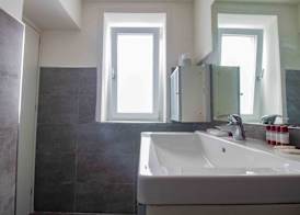 Carafa's Central Apartments 5