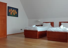 Residence Dykova - former Pension Jana, Domov Mládeže 4