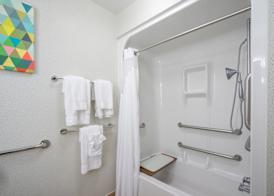 Holiday Inn Express & Suites QUAKERTOWN - ALLENTOWN AREA by IHG 2